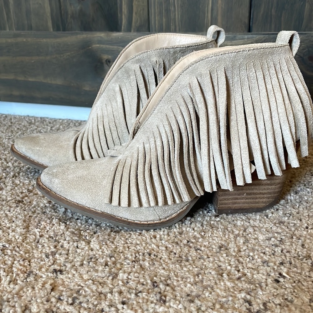 Coconuts by Matisse Tan Booties - Picture 5 of 6